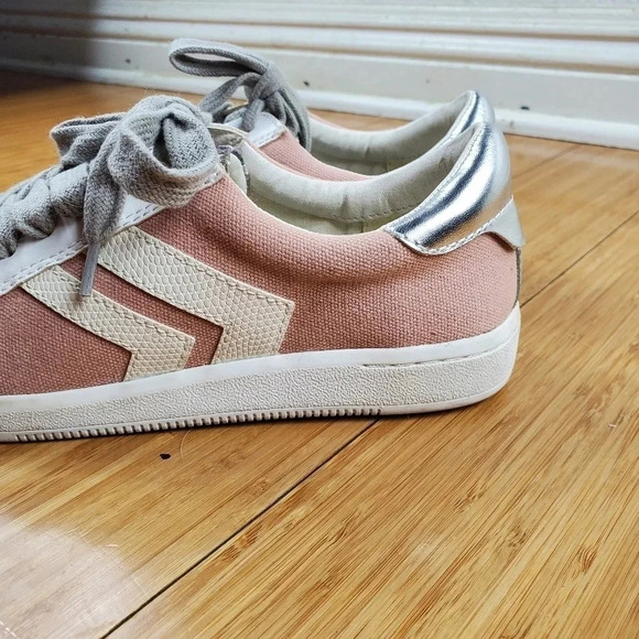 Dolce Vita Pink Snake Print Sneakers Size 6M - Picture 2 of 9